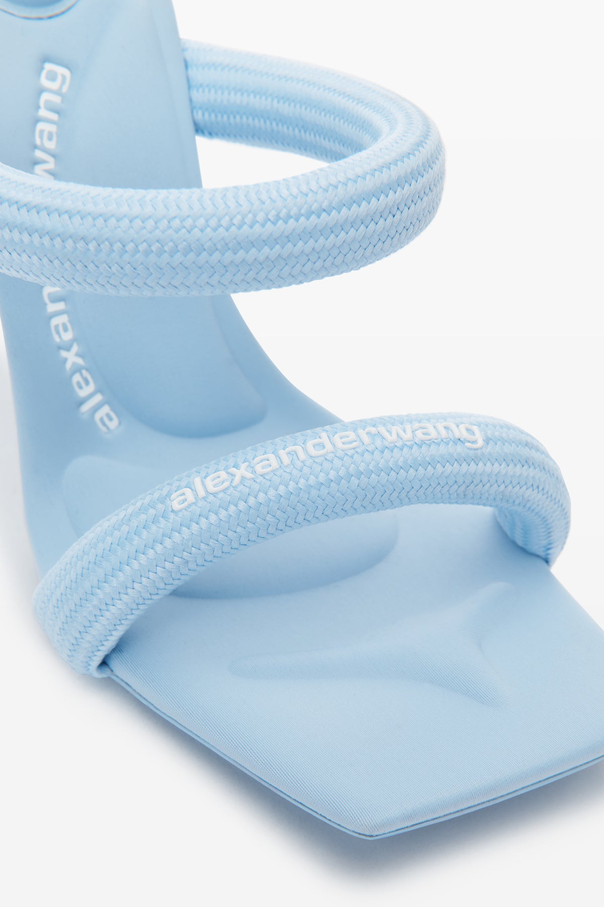 CHAMBRAY BLUE