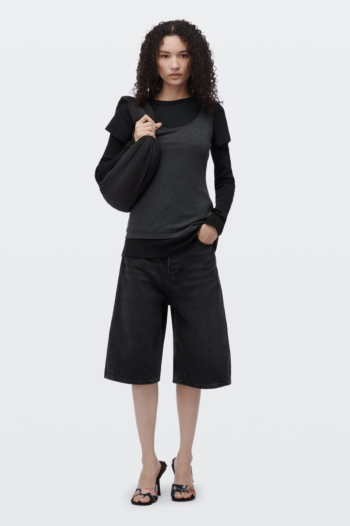 BLACK/CHARCOAL