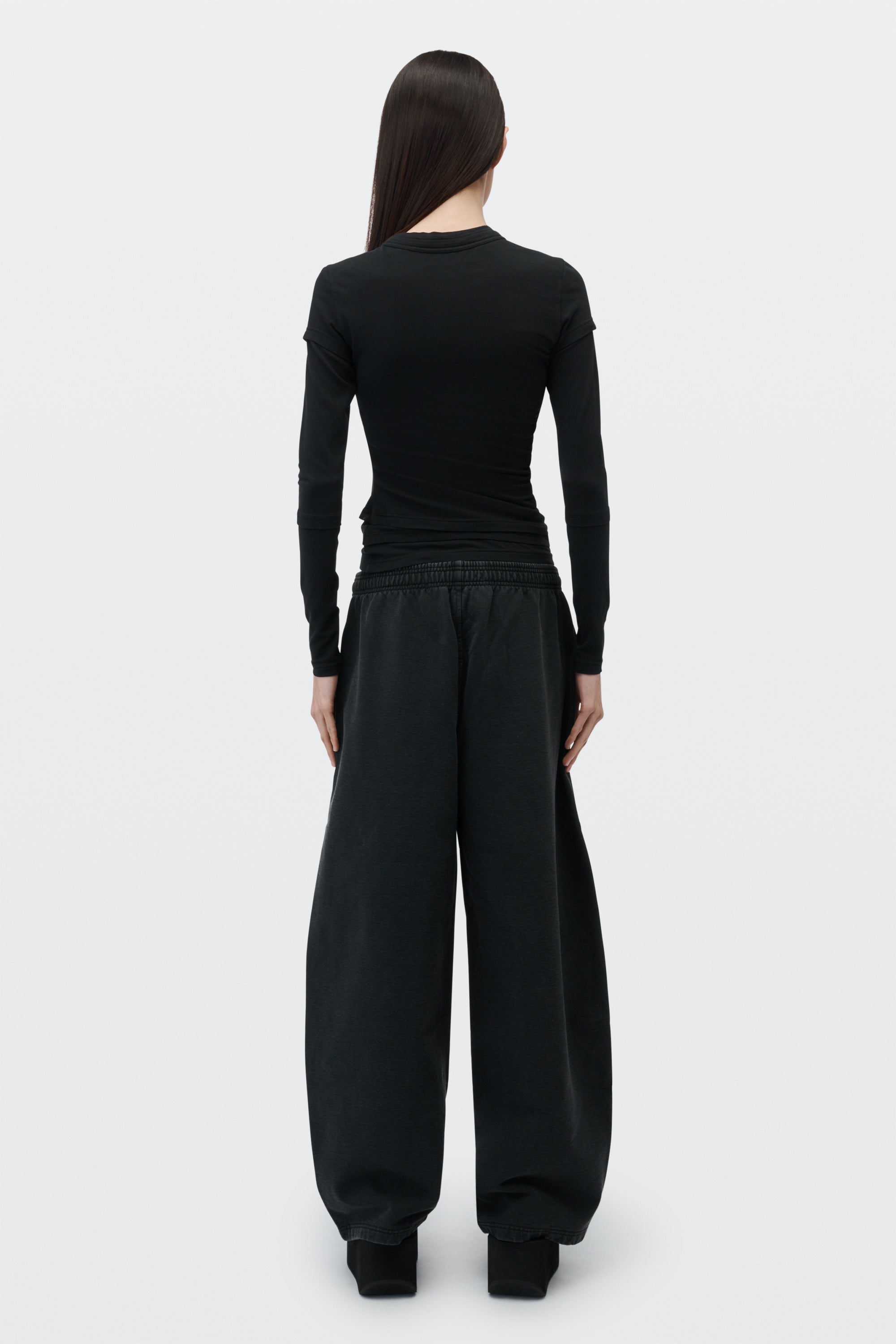 mid-rise relaxed sweatpant