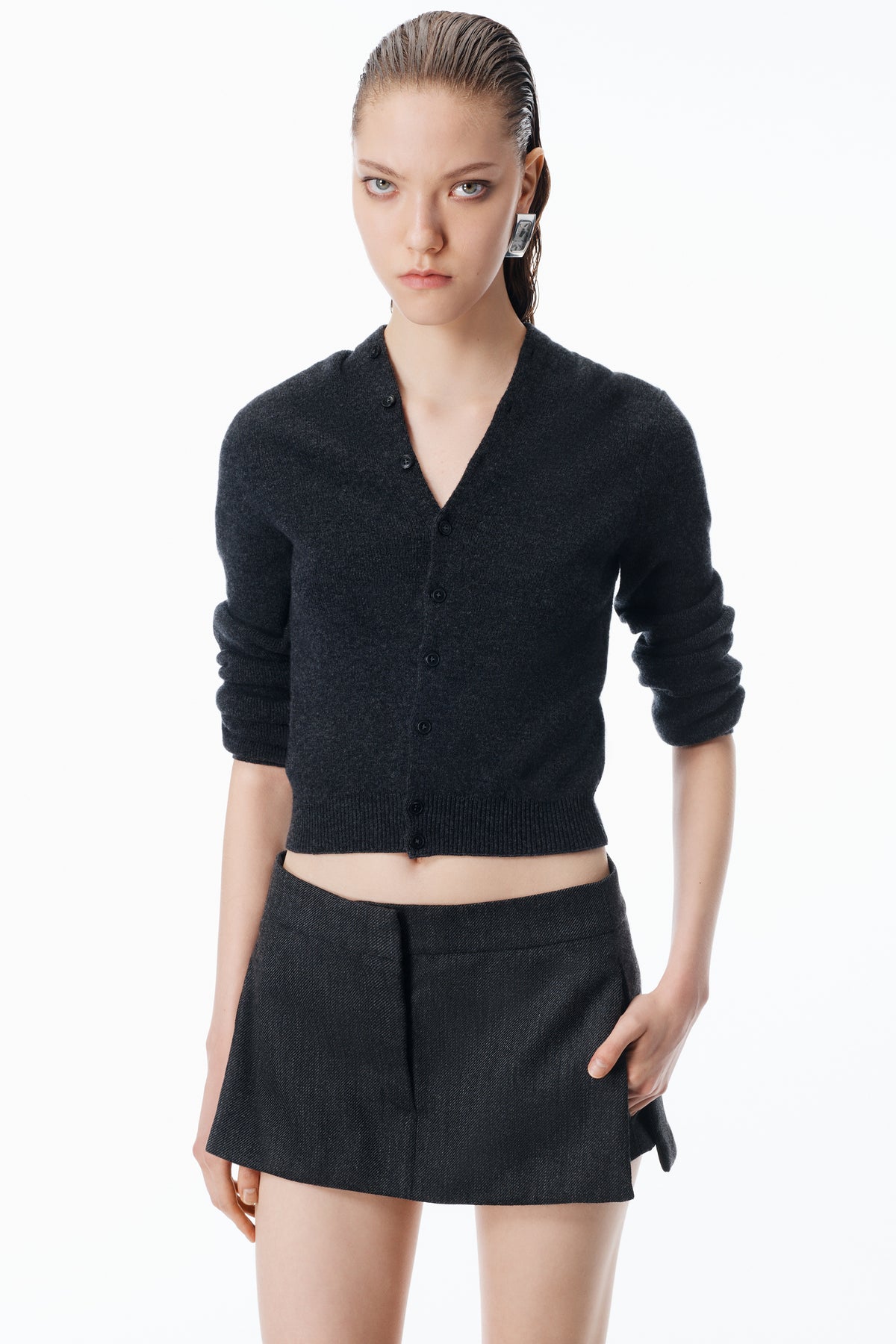 BLACK/CHARCOAL