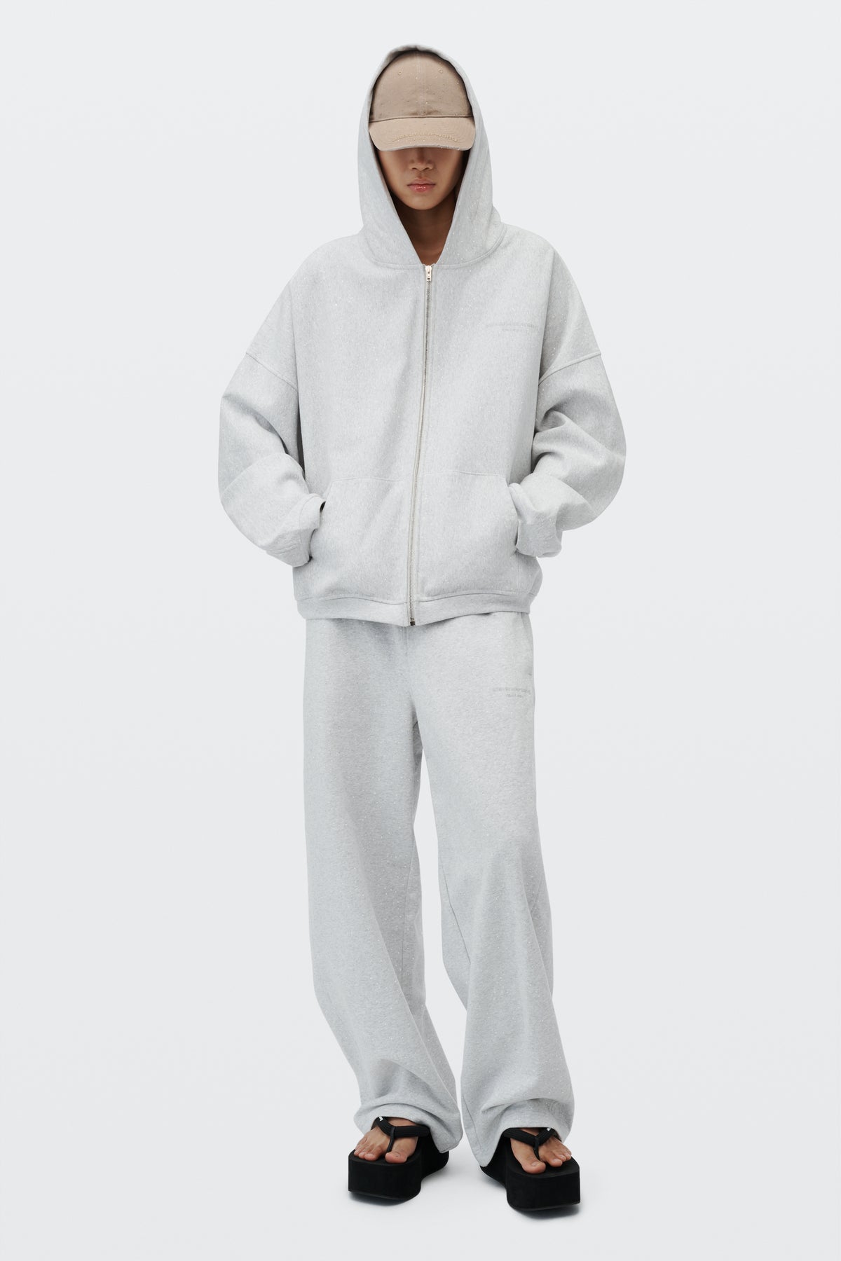 LIGHT HEATHER GREY
