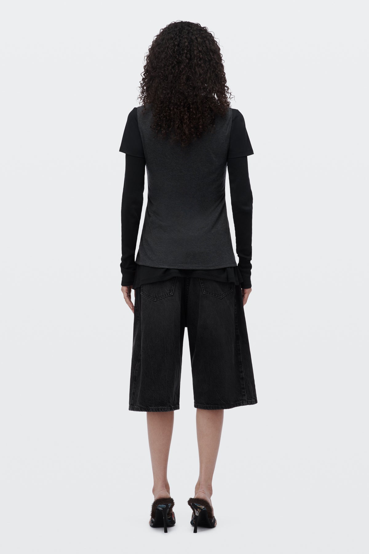BLACK/CHARCOAL
