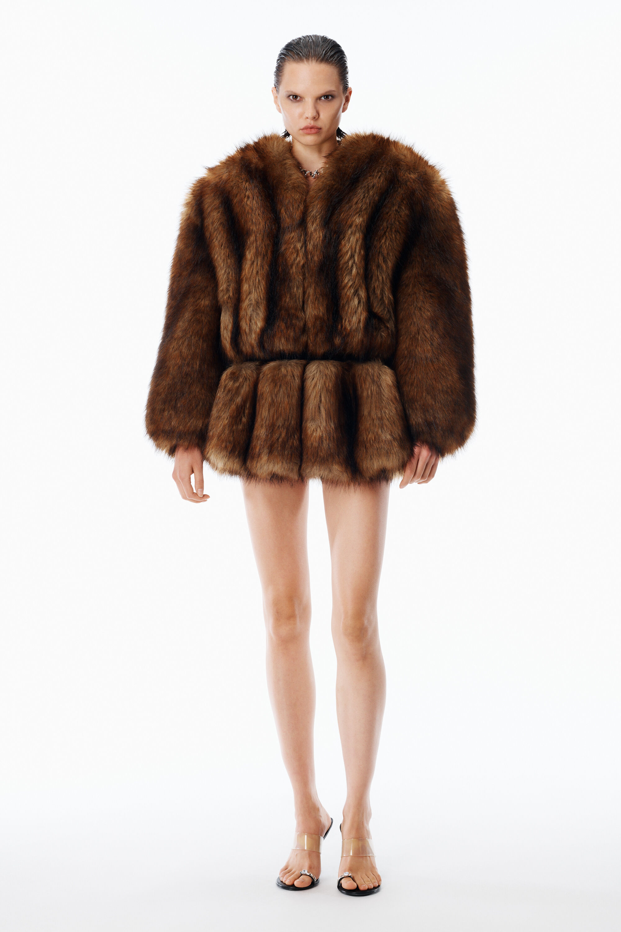 Fluffy MUNGTAENGI WINTERセット Faux Fur Cropped Jacket in CHESNUT | alexanderwang®