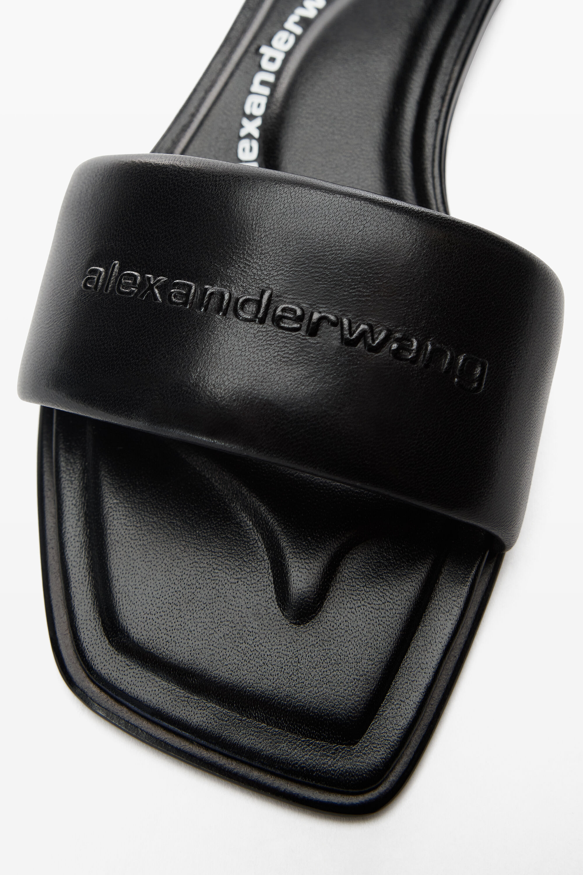 【シンプル定番】Alexander Wang Vyスライドサンダル Vy slide Sandal in Lambskin in BLACK | alexanderwang®