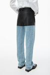 alexander wang überlange denim-jeans mit lederpartie vintage faded indigo