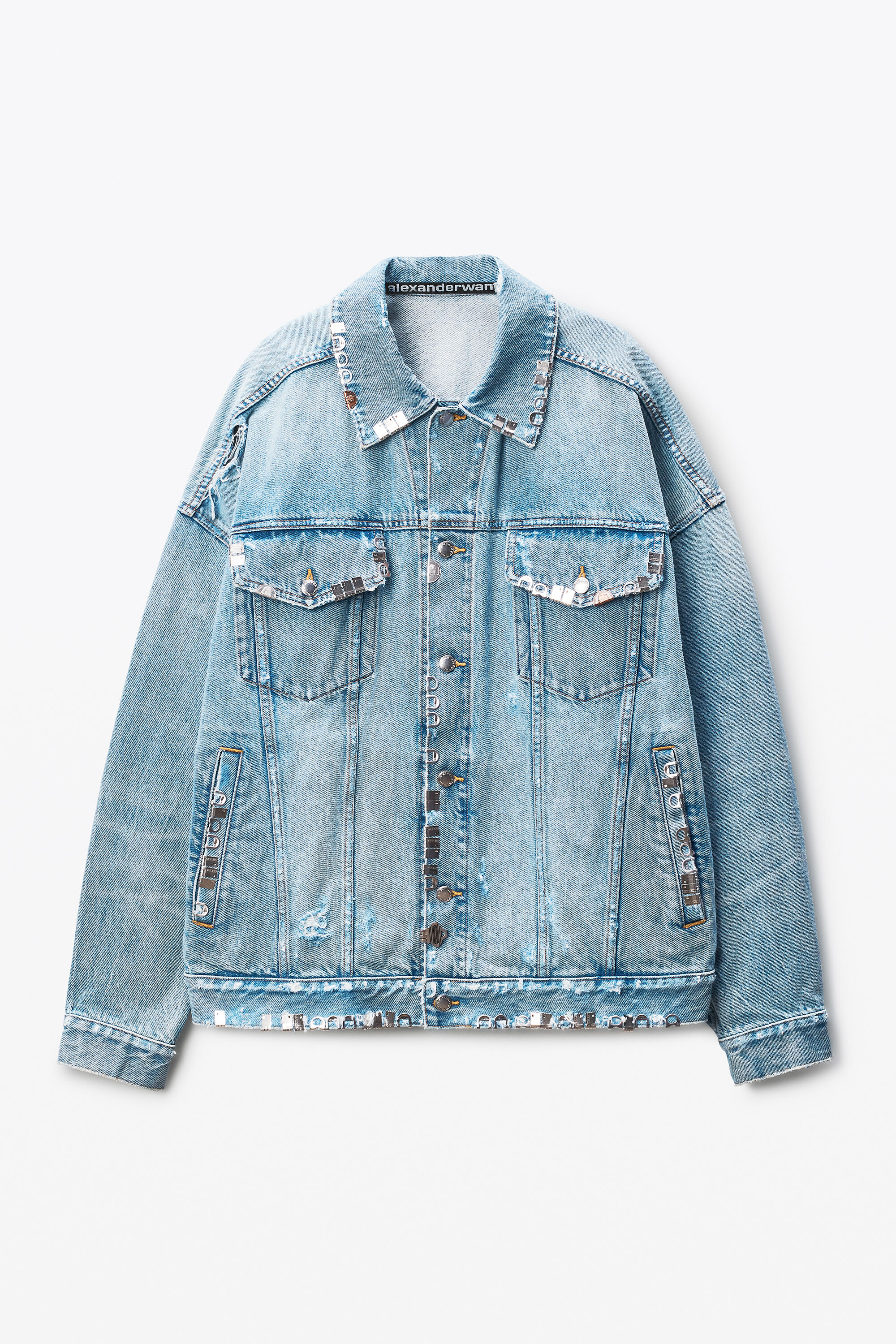 UDC3252778496AT.jpg?sw=1024