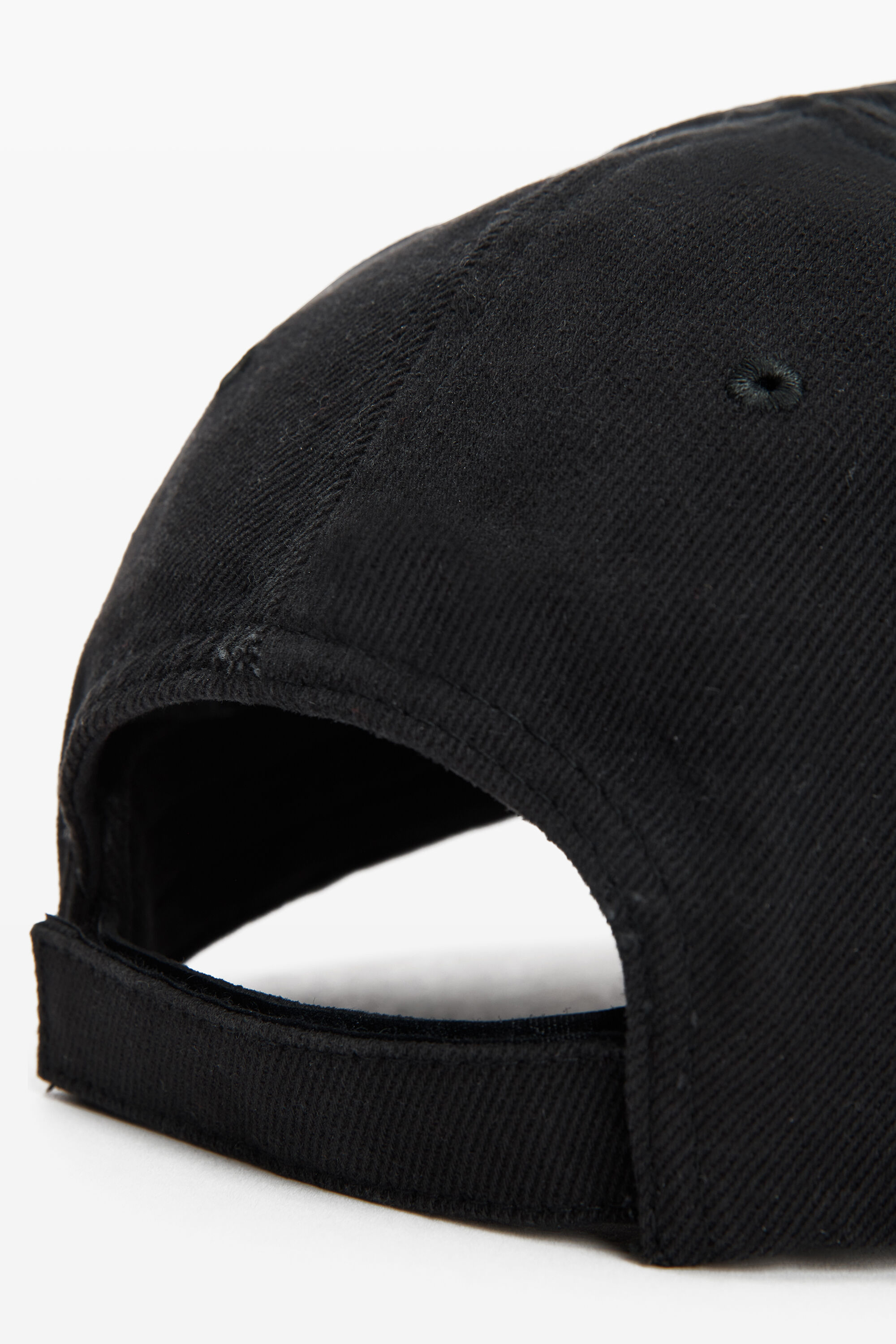 Unisex Distressed Logo Baseball Cap in WASHED BLACK | alexanderwang®