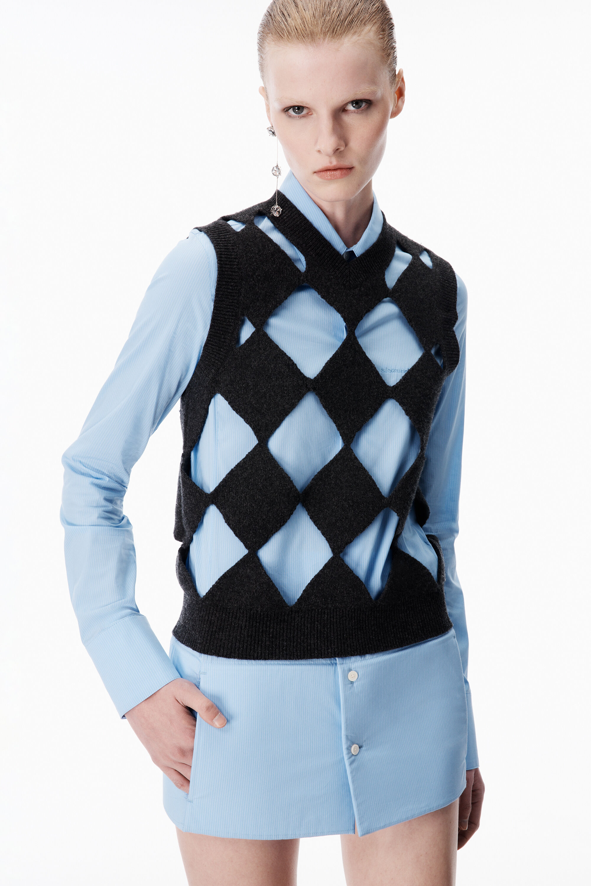 Slashed Argyle V-neck Vest in CHARCOAL | alexanderwang®