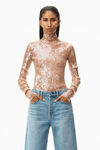 alexander wang mid rise jean shorts in denim vintage light indigo