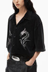 chemise en velours avec dragon en strass thermocollés