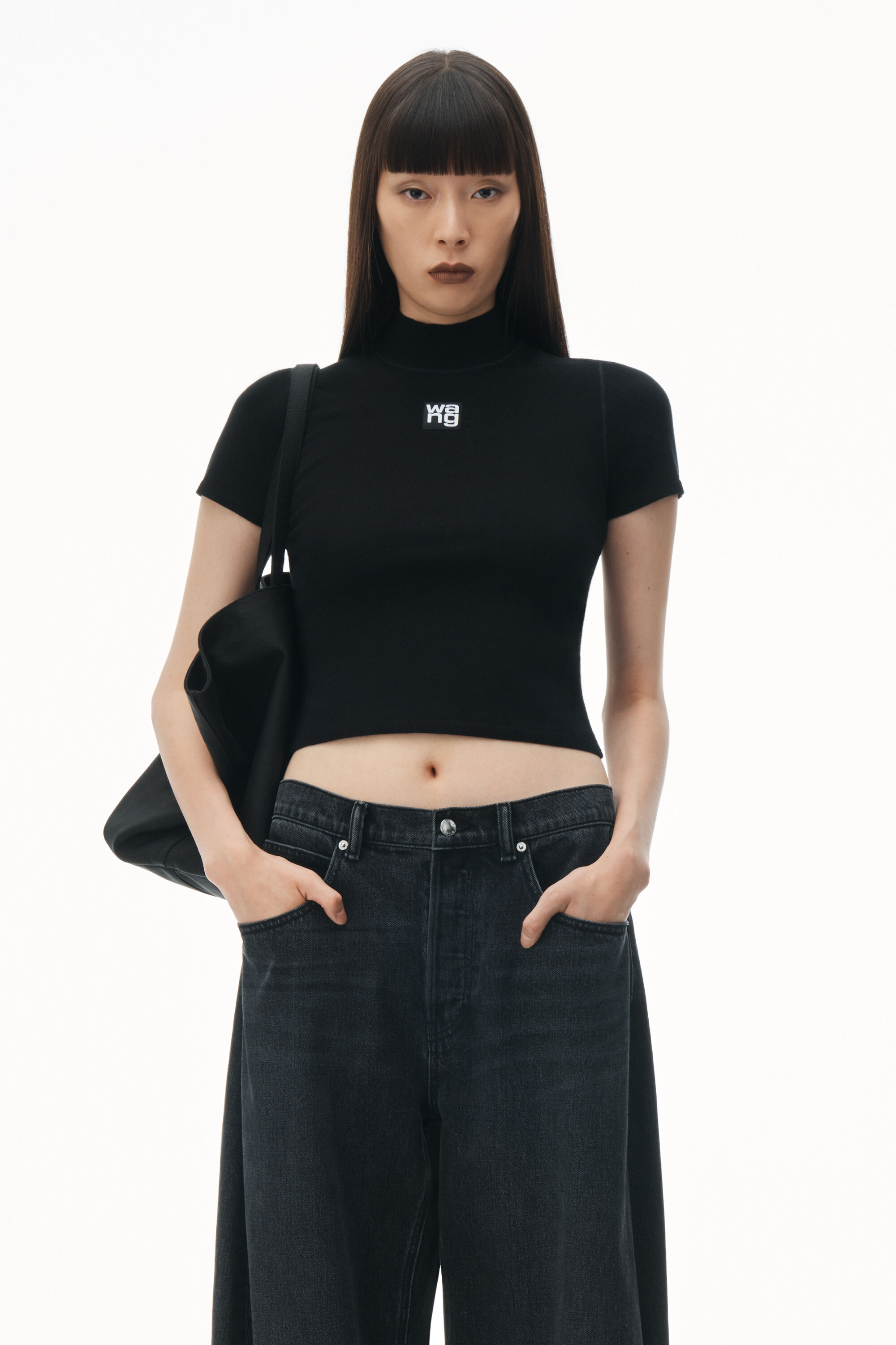 BODYCON-TOP MIT STEHKRAGEN UND LOGOAUFNÄHER in BLACK | alexanderwang®