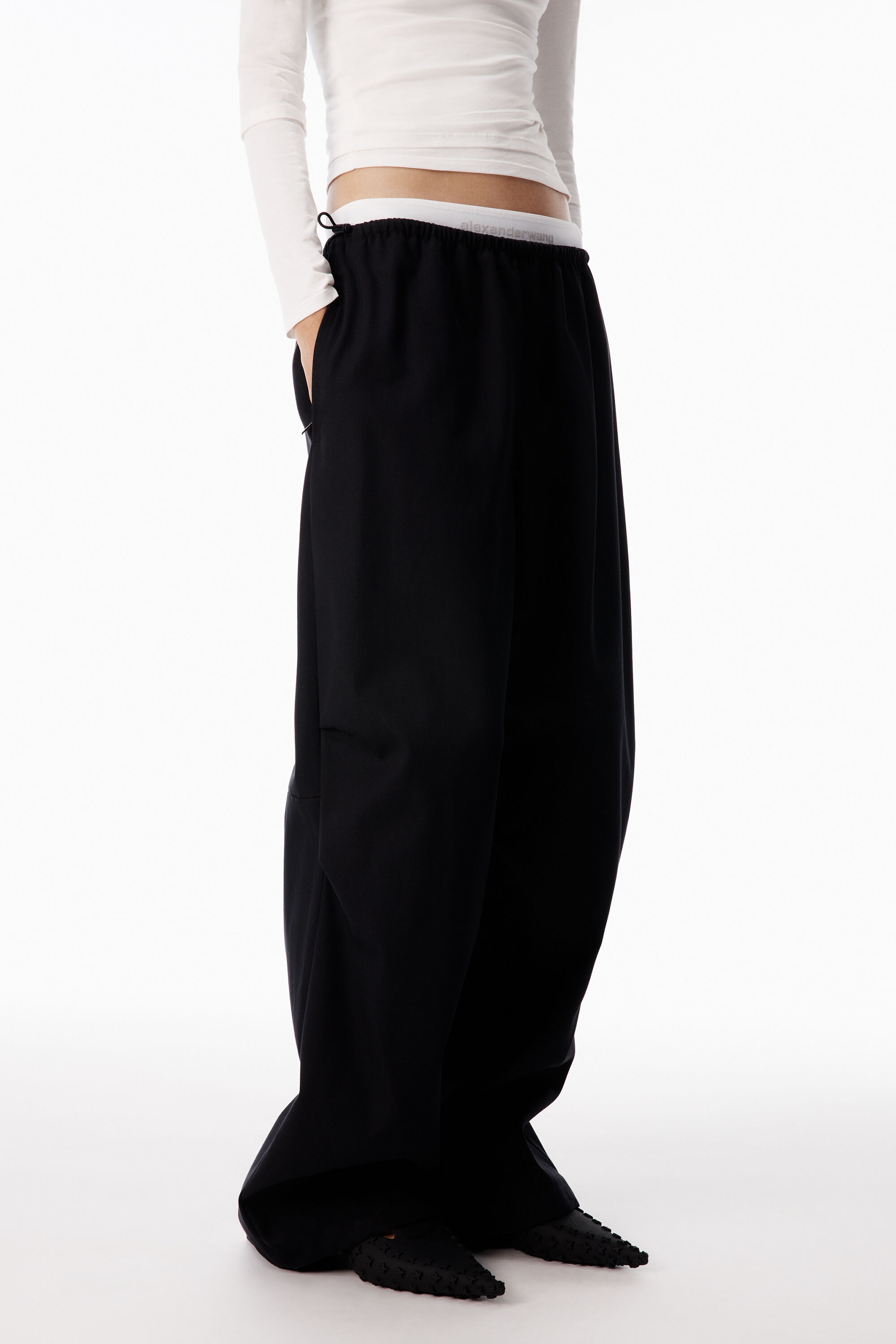 Logo Elastic Mid-Rise Pant in BLACK | alexanderwang®
