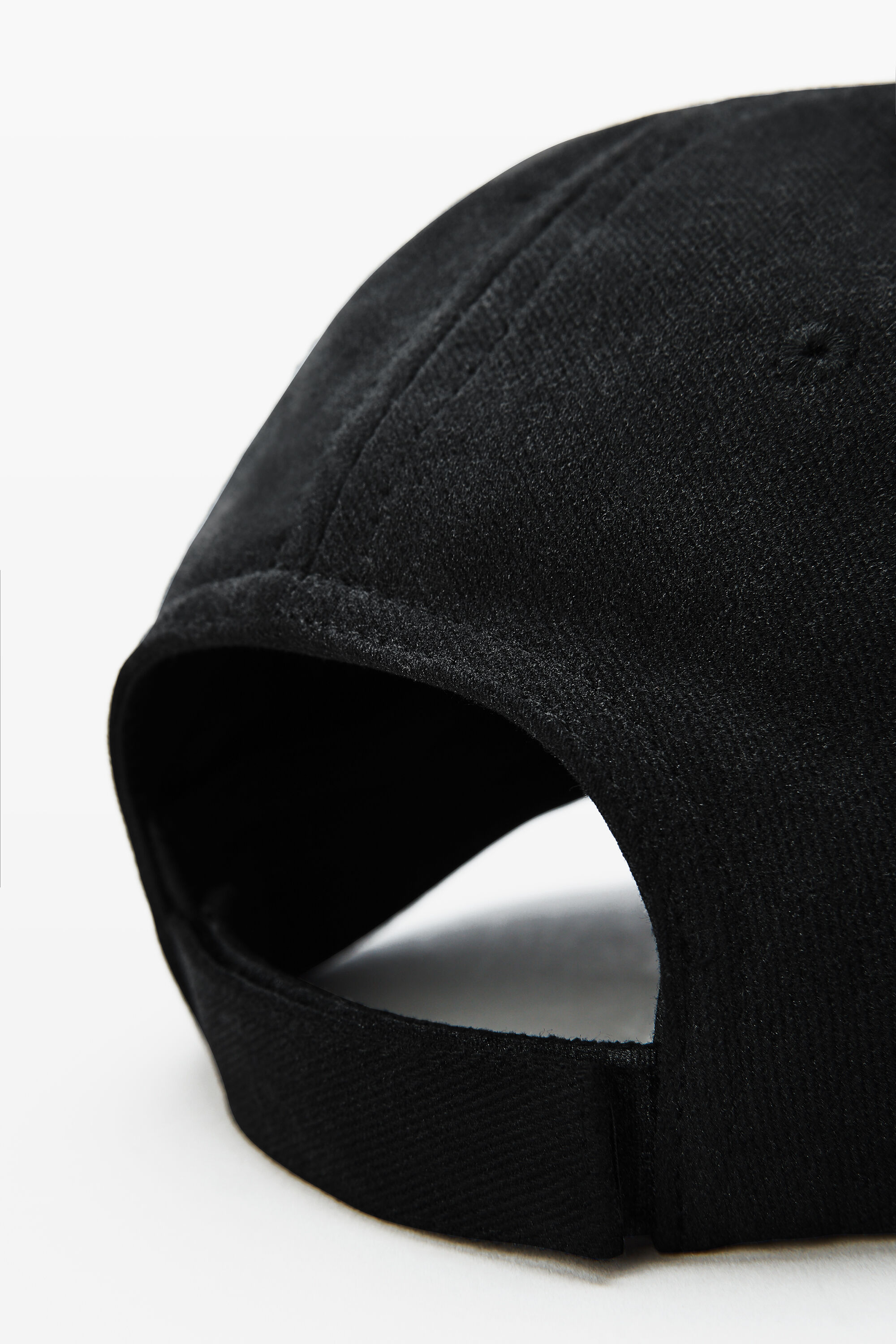 Unisex Logo Embroidered Cap in Coated Cotton in BLACK | alexanderwang®