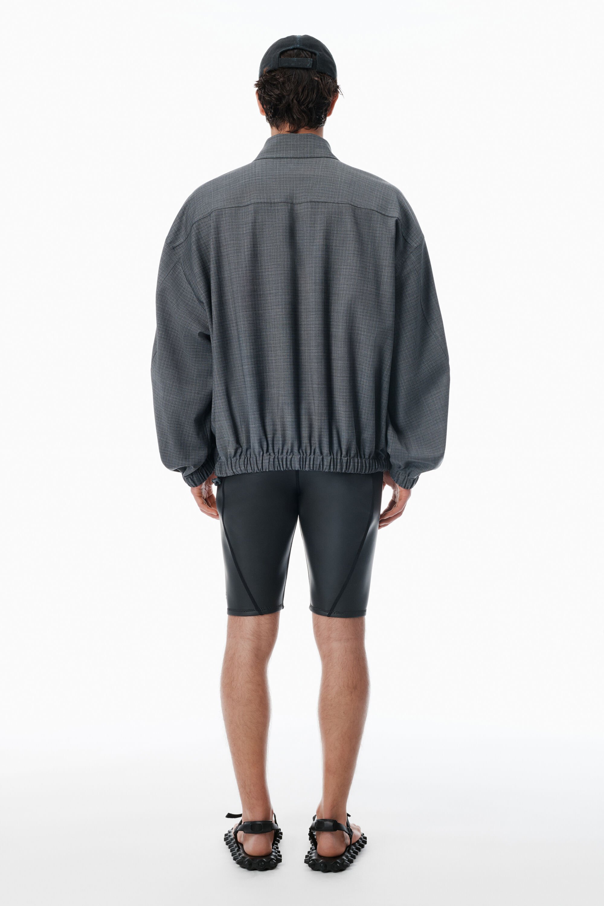 6WC3251107085E.jpg?sw=1536